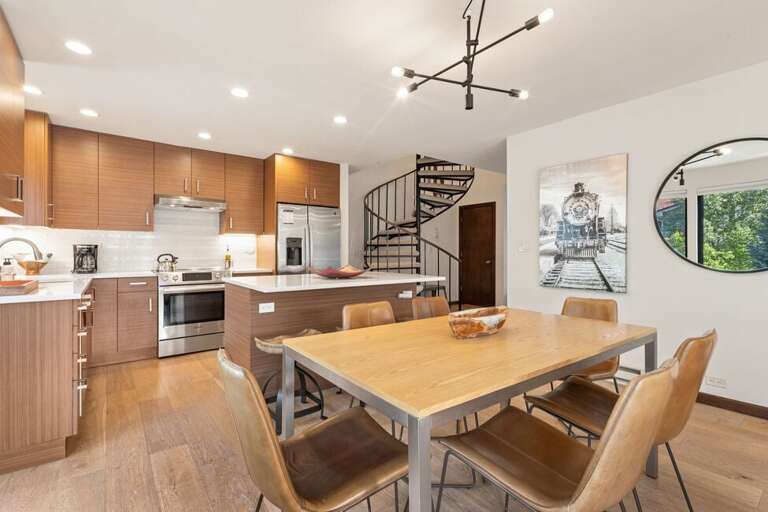 Dining area to kitchen.