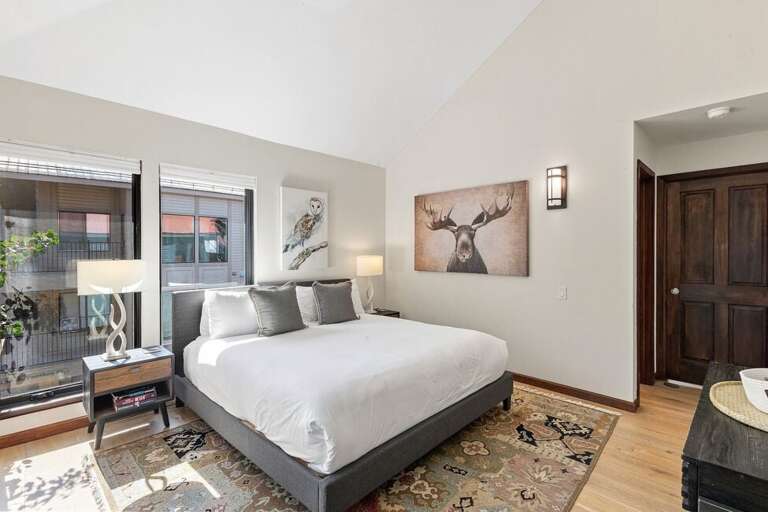 Primary suite features King bed, walk-in closet and ensuite bathroom.