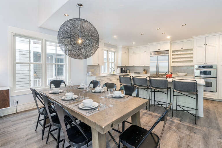 Seating area for the whole family. Seating area for the whole family.