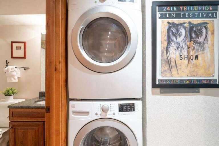 Cimarron Lodge 1 has a large washer and dryer. We supply full sized laundry liquid and dryer sheets. Cimarron Lodge 1 has a large washer and dryer. We supply full sized laundry liquid and dryer sheets.