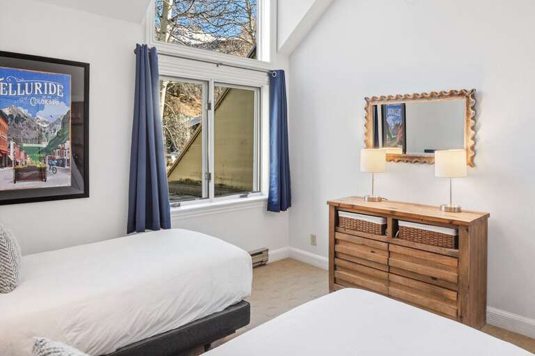 The guest room features mountain views and river sounds.