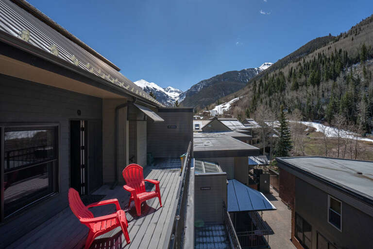 Start and end your day on the upper shared deck off the primary bedroom.