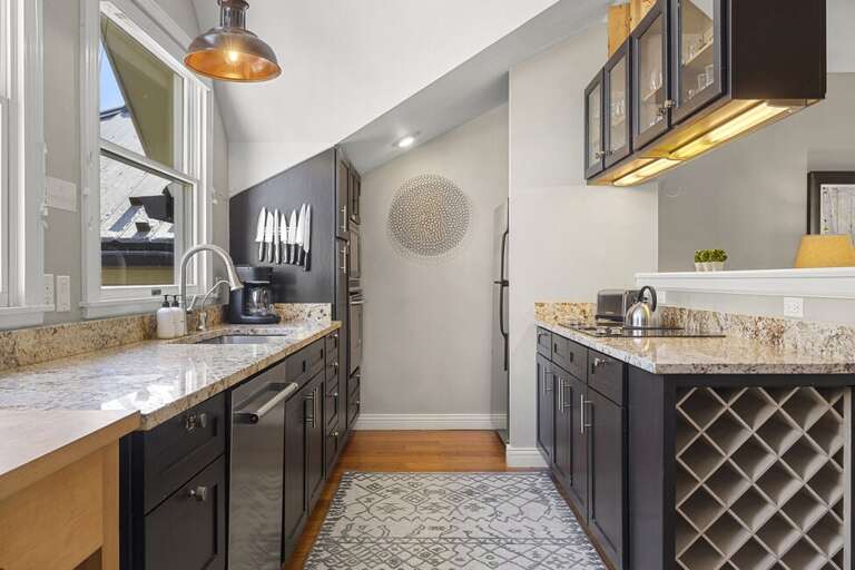 Perfectly designed kitchen for all your needs.