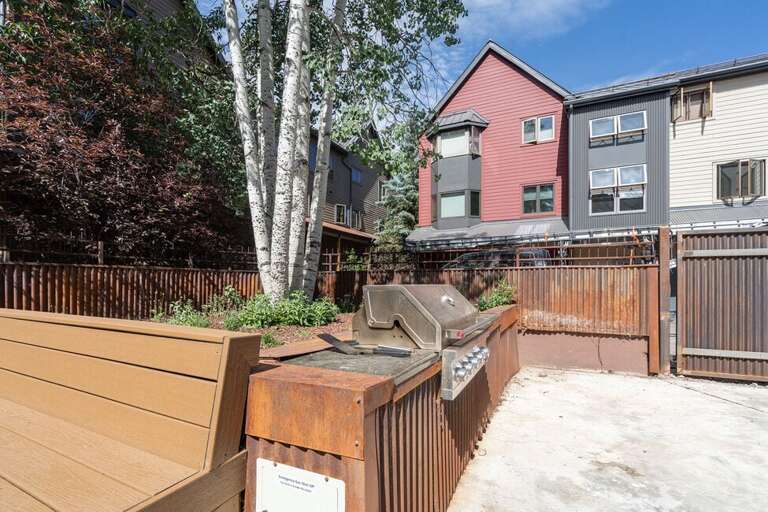 The outdoor pool and grill area in Lulu City is spectacular with an amazing gas grilling area, fire pit and pool (summer only) and hot tub( all year).