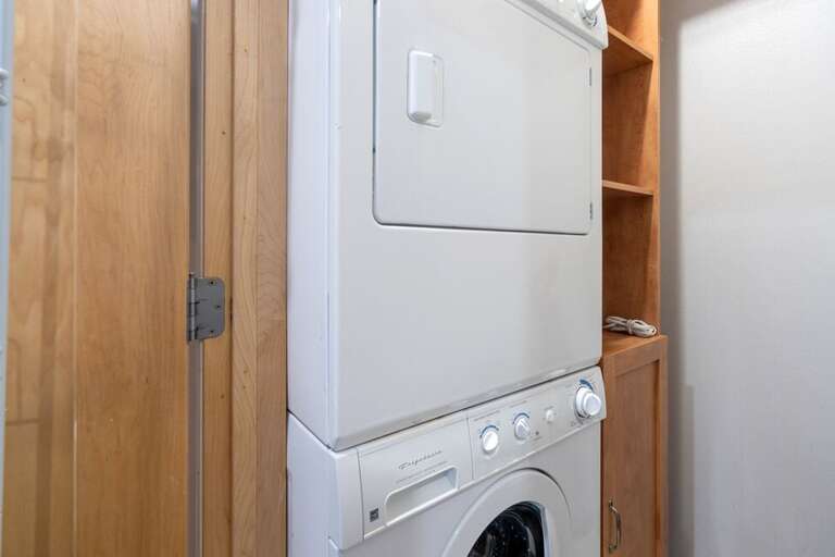 A washer/dryer on the first floor provide extra convenience. A washer/dryer on the first floor provide extra convenience.