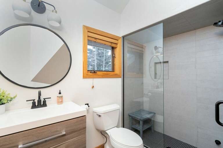 Dual vanities with separating door make getting ready for your outings a breeze. Dual vanities with separating door make getting ready for your outings a breeze.