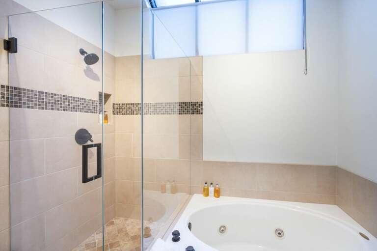 Perfect bath for a nice soak after a hard day of skiing. Perfect bath for a nice soak after a hard day of skiing.