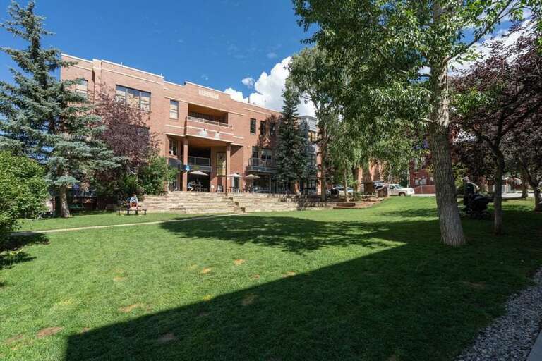 Elks Park, just steps from South Oak Treehouse, is a great place to relax with a snack or roll down