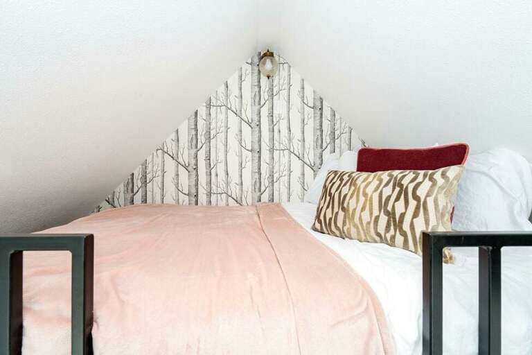 Queen bed in the loft.