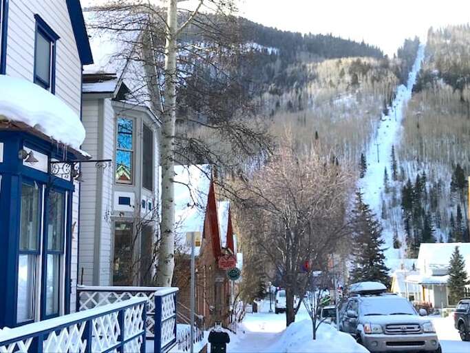 In winter, ski access is easy! Dahl House C - South Oak Treehouse - is just steps from the free Gondola, Chair Lift 8, and the River Trail.