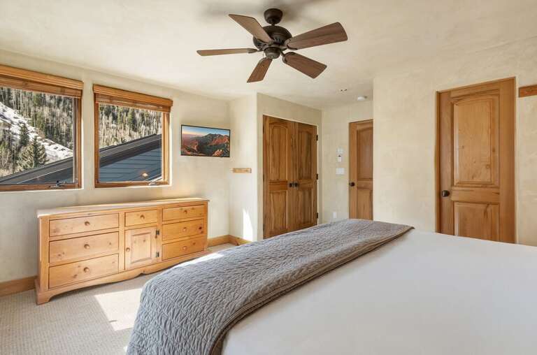Framed by stunning mountain scenery, the primary suite delivers a true Colorado alpine experience right from bed.
