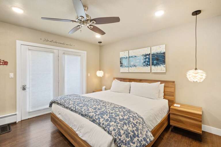 Unit Features king bed