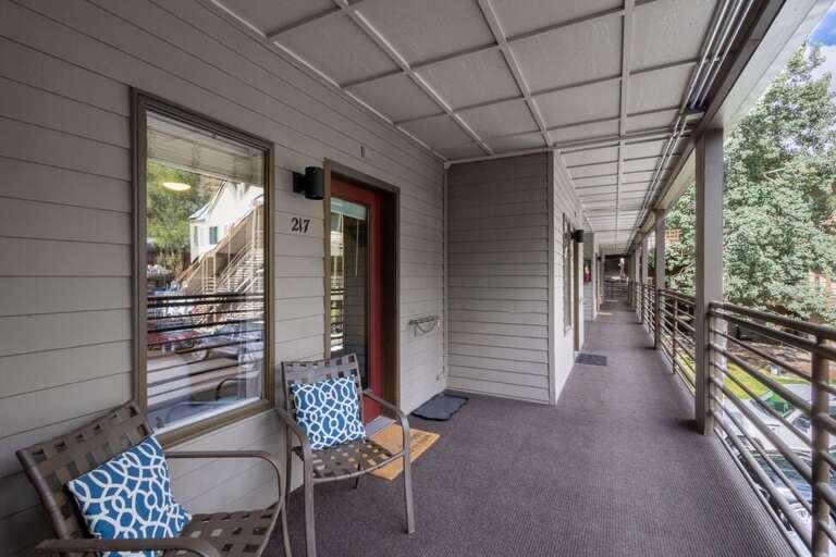 Located on the second level, this complex offers elevator access and secure storage space to lock up your skis.