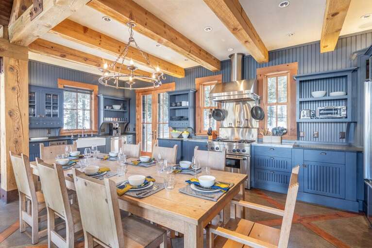 A recent remodel and refresh has the kitchen looking better than ever!