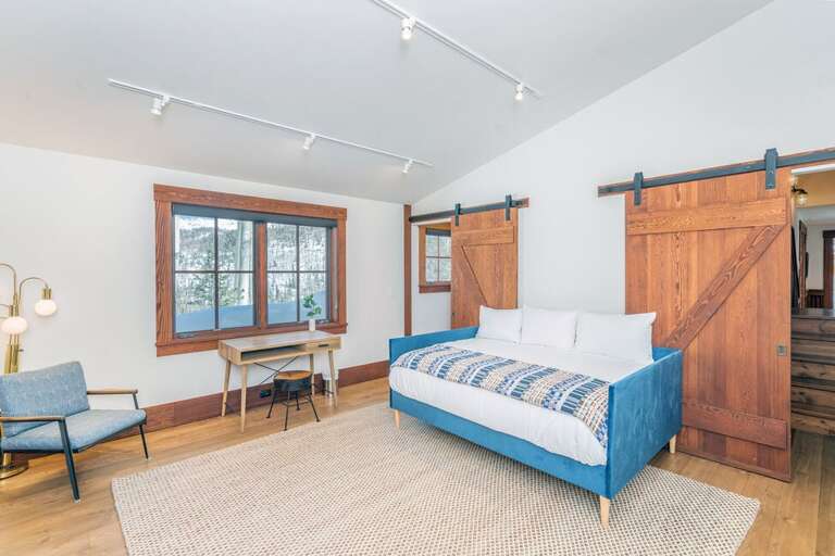 Another sleeping option, daybed