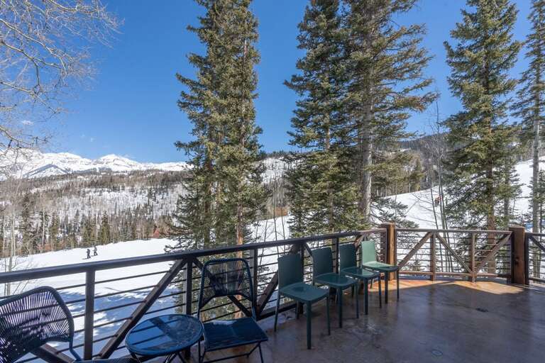 Spacious deck that can be enjoyed year round!