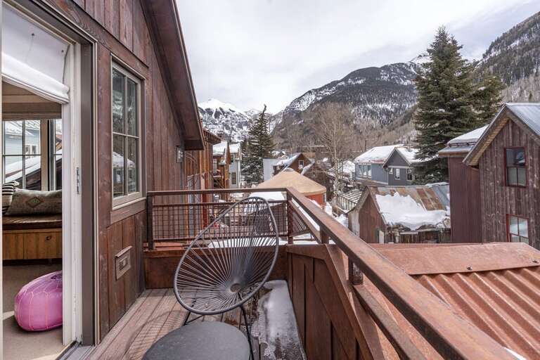 Enjoy the privacy and views of the Private Primary suite balcony.primary bedroom. Enjoy the privacy and views of the Private Primary suite balcony.primary bedroom.