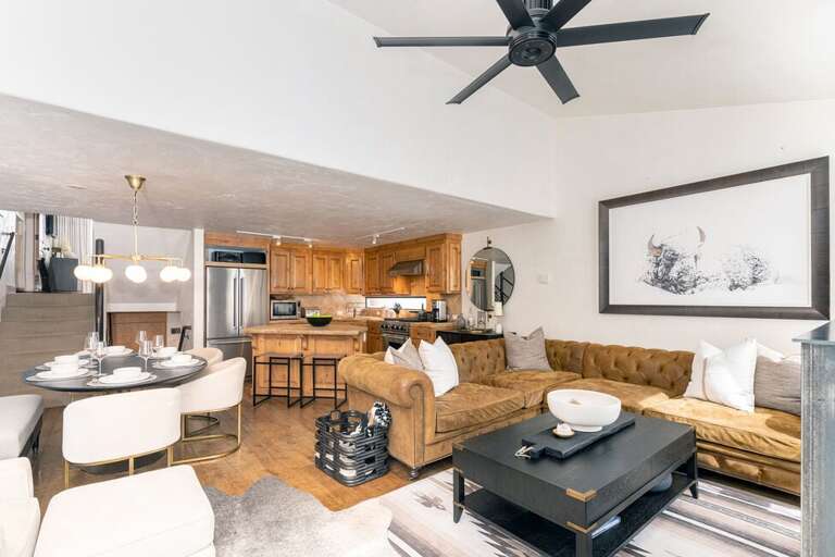 This 5 level condo features and entry level with 1/2 bath, the main level, as well as three levels above with Bedrooms. This 5 level condo features and entry level with 1/2 bath, the main level, as well as three levels above with Bedrooms.