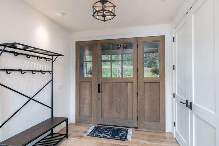 Entry level mud/coat room.