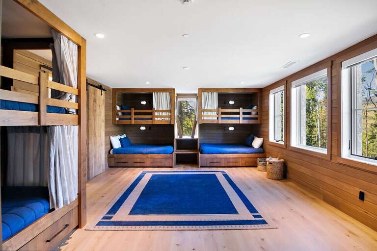 Plenty of space for the littles ones and or extra guests, the Bunk Room features ideal play space and ensuite bathroom, storage for clothing and toys as well as stunning views.