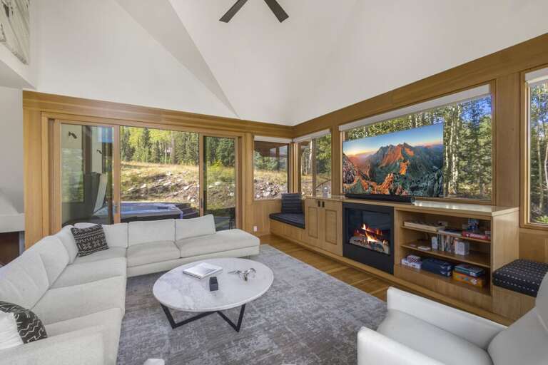 Large open living area with stunning views of the beautiful mountain San Juan Mountains.