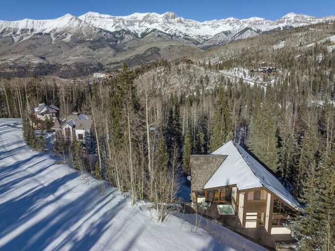 Slopeside Chalet sits high in the San Juan Mountains of south west Colorado. You can see the majestic San Sophia range to the north of the home.