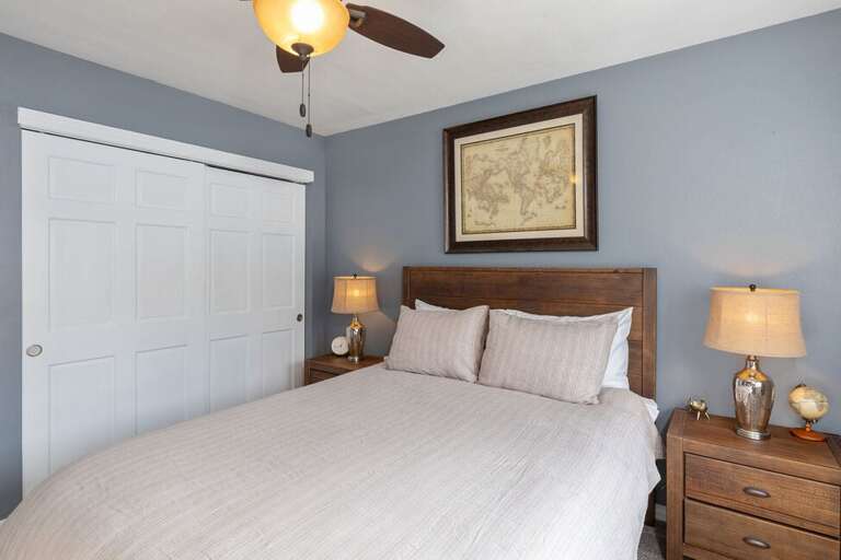 This room is cozy with plenty of natural light. This room is cozy with plenty of natural light.