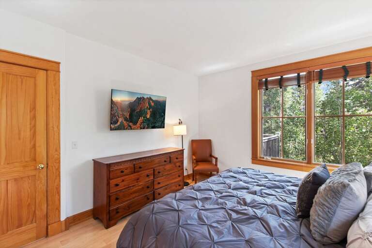Beautiful views of the mountains from your Primary King Bedroom.