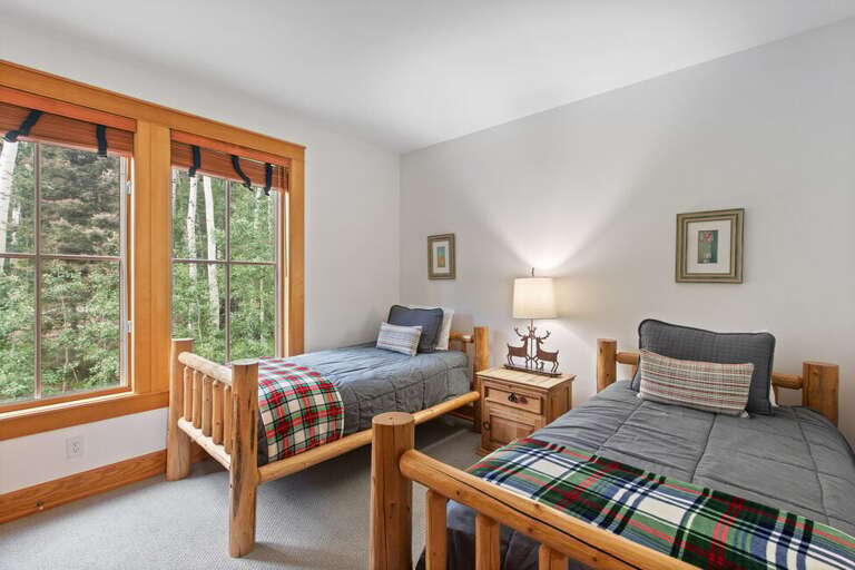 Second Floor Guest room provides two single beds.