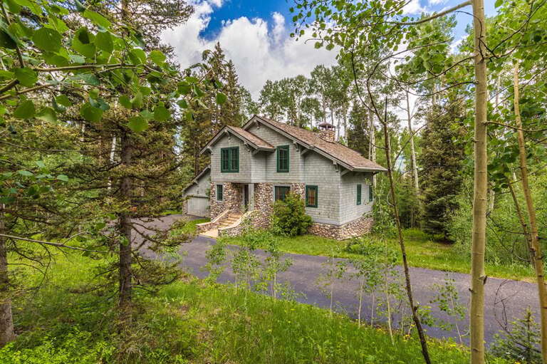 Once parked no need to use your car again, this home can be accessed by Dail-a-ride a free car shuttle service that can get you to and fro in the Mountain Village. Once parked no need to use your car again, this home can be accessed by Dail-a-ride a free car shuttle service that can get you to and fro in the Mountain Village.