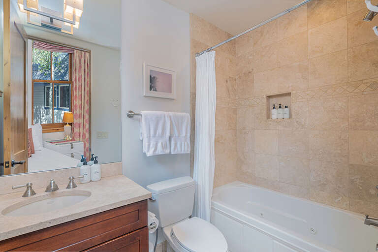 Ensuite Bathroom with tub/shower combo. Ensuite Bathroom with tub/shower combo.