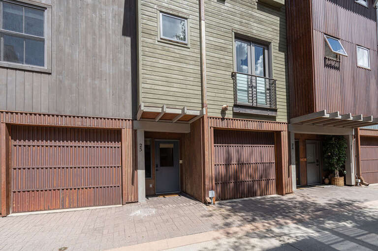 Owl Meadows is a residential area close to Lift 7 and Clarks Market. This unit offers garage parking for one vehicle. Owl Meadows is a residential area close to Lift 7 and Clarks Market. This unit offers garage parking for one vehicle.