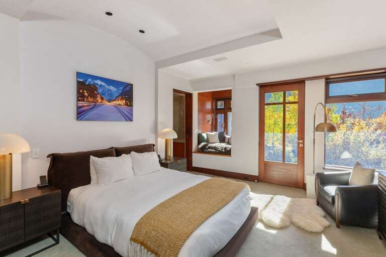 A perfect blend of work and rest, this room features a queen smart bed and a dedicated workspace with incredible mountain views.