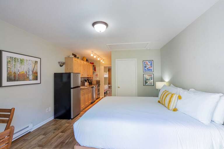 This Unit Features a Kind Size bed in the Primary Sleeping area. This Unit Features a Kind Size bed in the Primary Sleeping area.