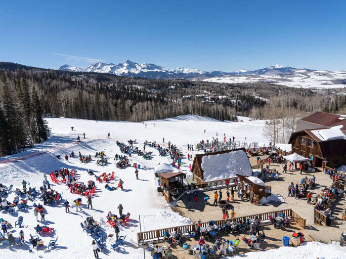 Enjoy a memorable meal at one of our world famous On-Mountain restaurants. Enjoy a memorable meal at one of our world famous On-Mountain restaurants.