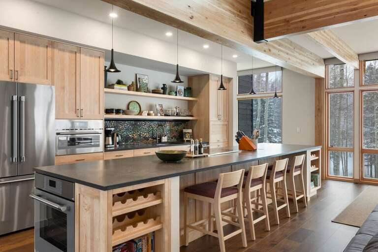 Fully stocked kitchen- a Chefs Dream. Fully stocked kitchen- a Chefs Dream.