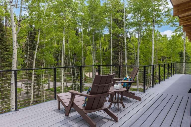 Perfect for summer entertaining after a fun day exploring the surrounding Mountains. Perfect for summer entertaining after a fun day exploring the surrounding Mountains.