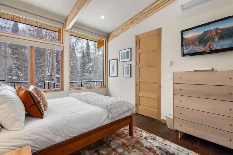 Spacious with stunning views. Spacious with stunning views.