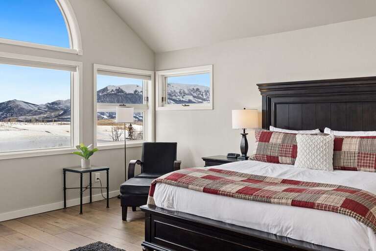 The views from this room are stunning with the Wilsons and San Sophia ridge right outside.