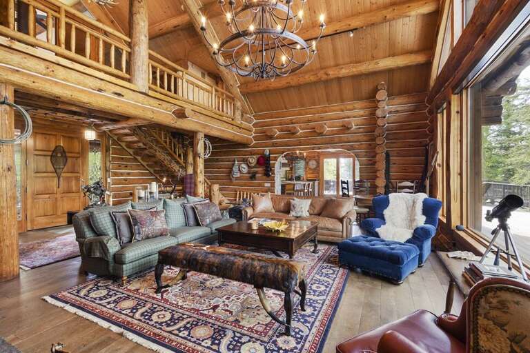 The perfect meeting area for guests, family games and entertainment classically designed with modern features.