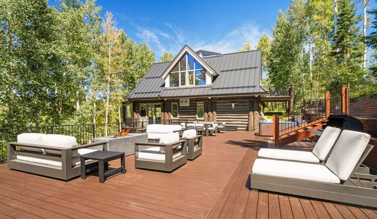 Stunning Deck area over looking the Aspen Forest.