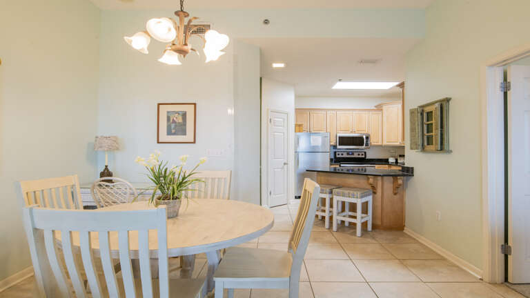 Phoenix VI 106 Dining