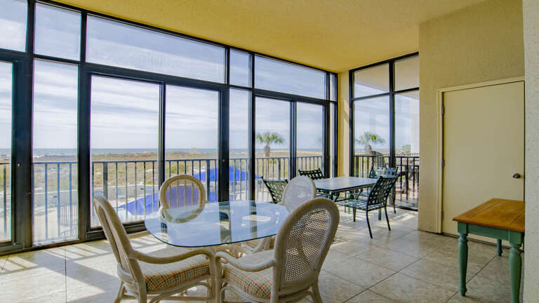 Phoenix VI 106 Patio