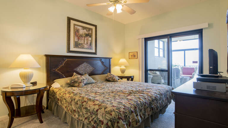 Phoenix VI 106 Master bedroom