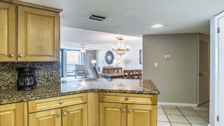 Phoenix VI 712 Kitchen