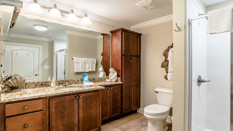 Phoenix Gulf Shores 2202 Bath off 2nd bedroom Phoenix Gulf Shores 2202 Bath off 2nd bedroom