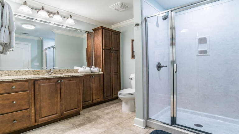 Phoenix Gulf Shores 601 Guest bath off 2nd bedroom and hallway