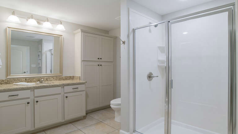 Phoenix Orange Beach 1105 Guest bath off the 2nd bedroom