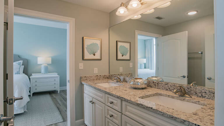 Phoenix Orange Beach 1606 Jack n Jill bath between the 3rd and 4th bedrooms Phoenix Orange Beach 1606 Jack n Jill bath between the 3rd and 4th bedrooms