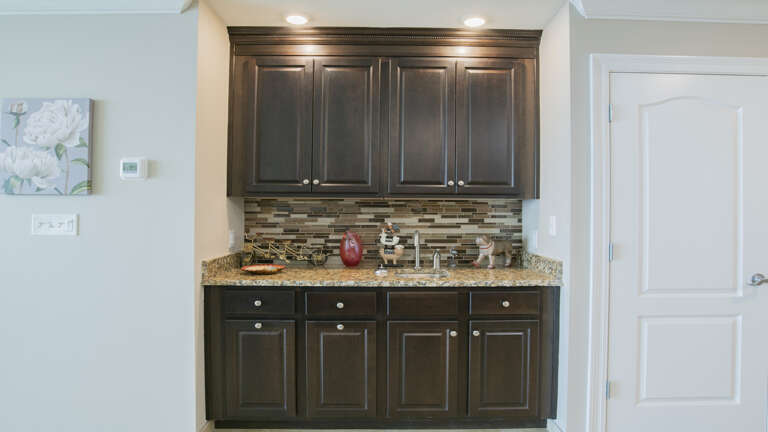 Phoenix Orange Beach 2104 Wet bar